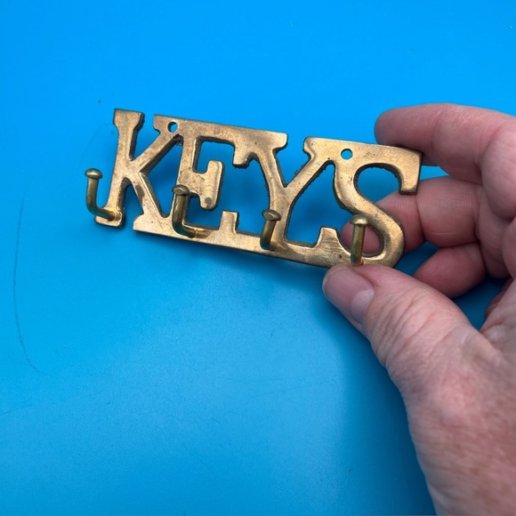 Brass Wall Plaque Mount Key Ring Holder Vintage - Picture 1 of 4